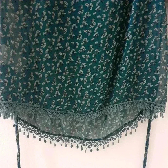 A'reve Sheer top Size Small EUC - Picture 7 of 9